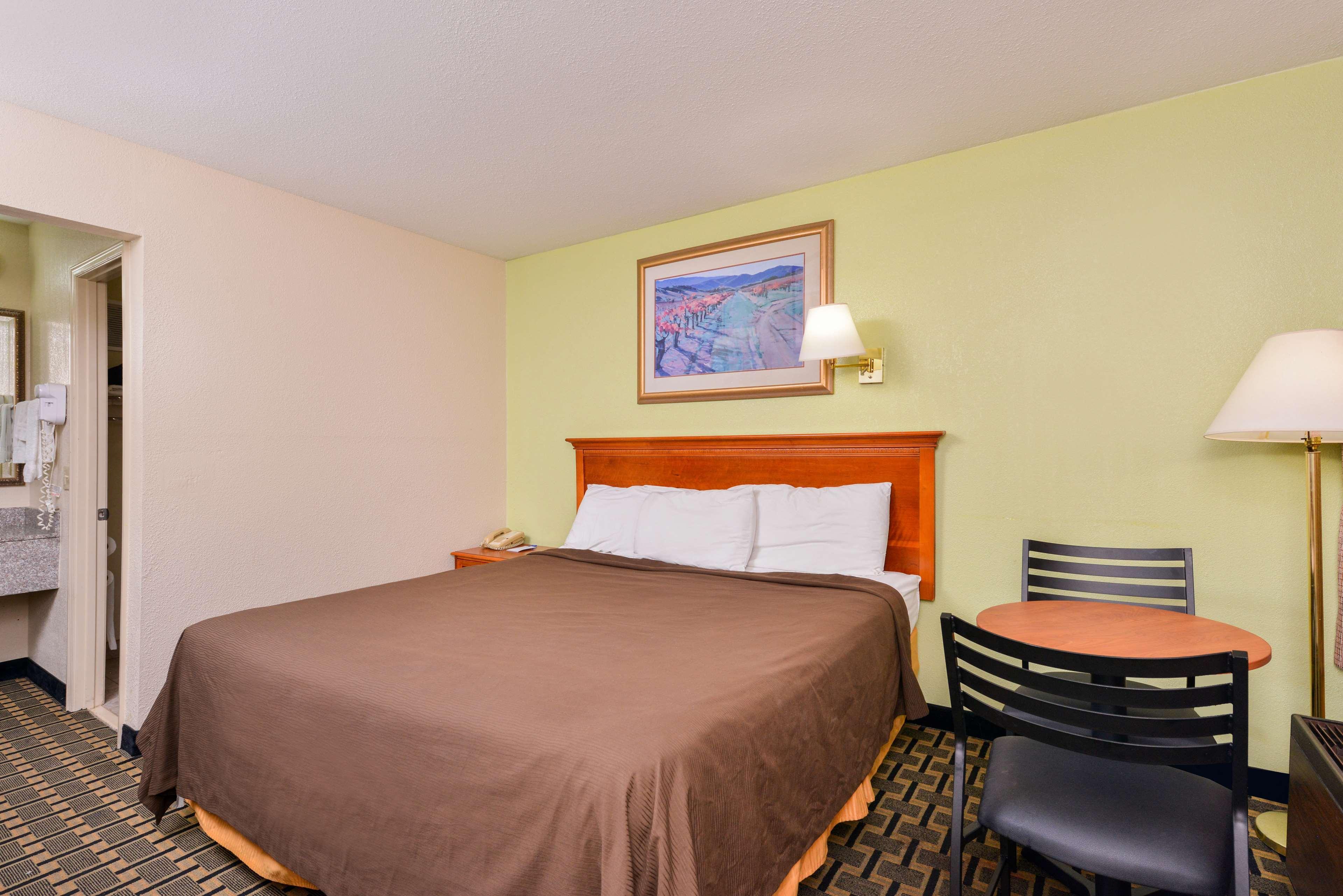 Americas Best Value Inn-Nashville/Airport South Exteriör bild