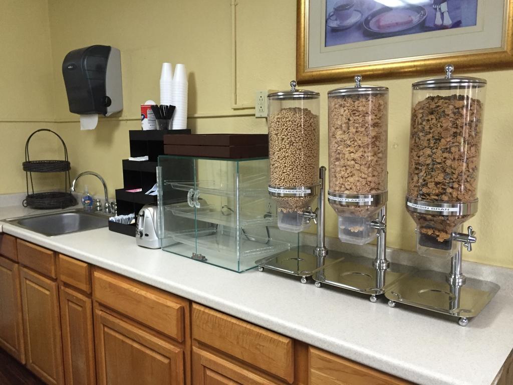 Americas Best Value Inn-Nashville/Airport South Exteriör bild