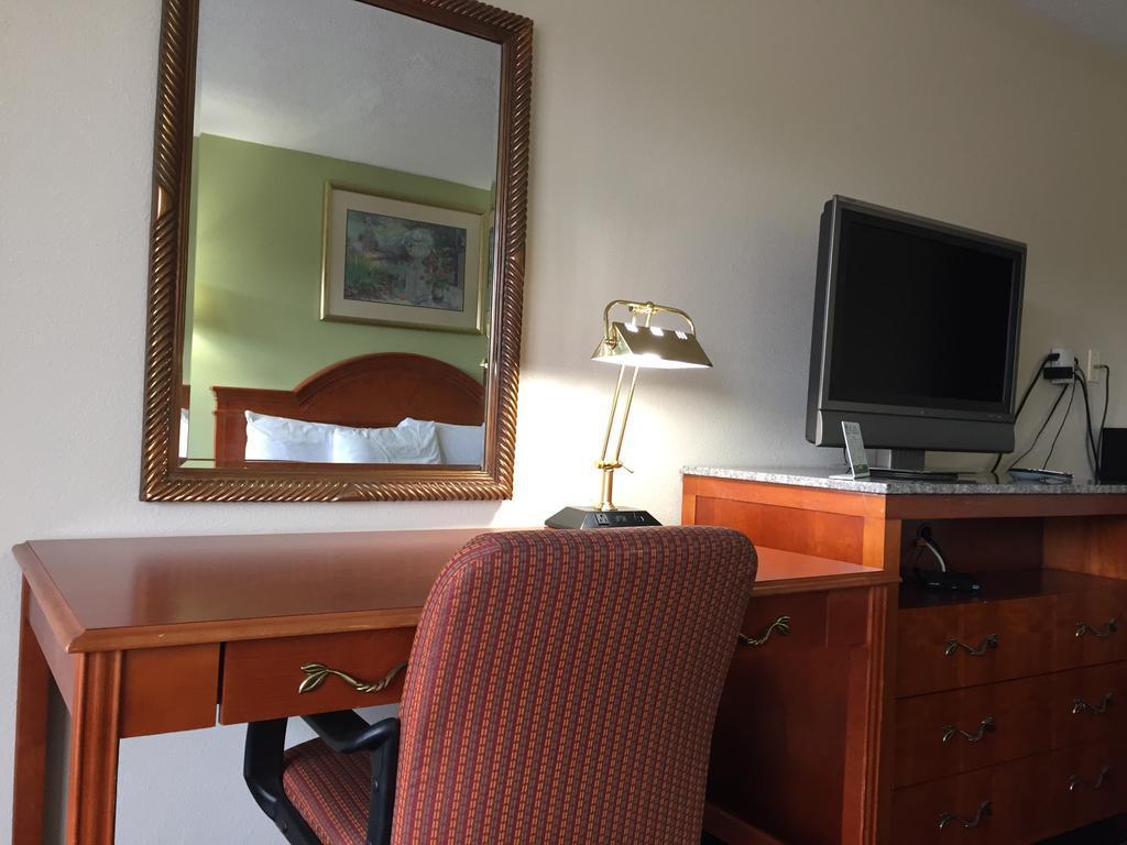 Americas Best Value Inn-Nashville/Airport South Exteriör bild