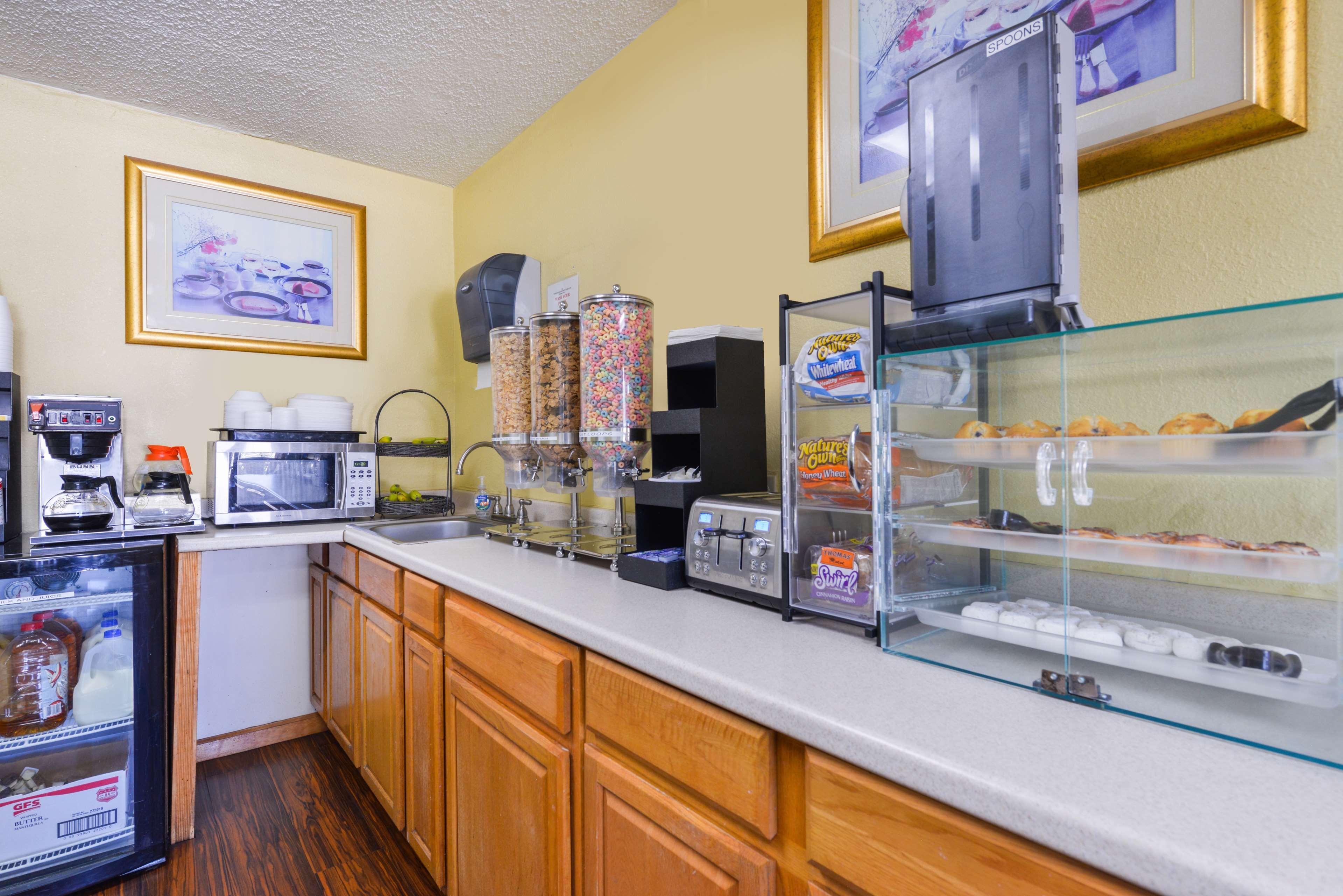 Americas Best Value Inn-Nashville/Airport South Exteriör bild