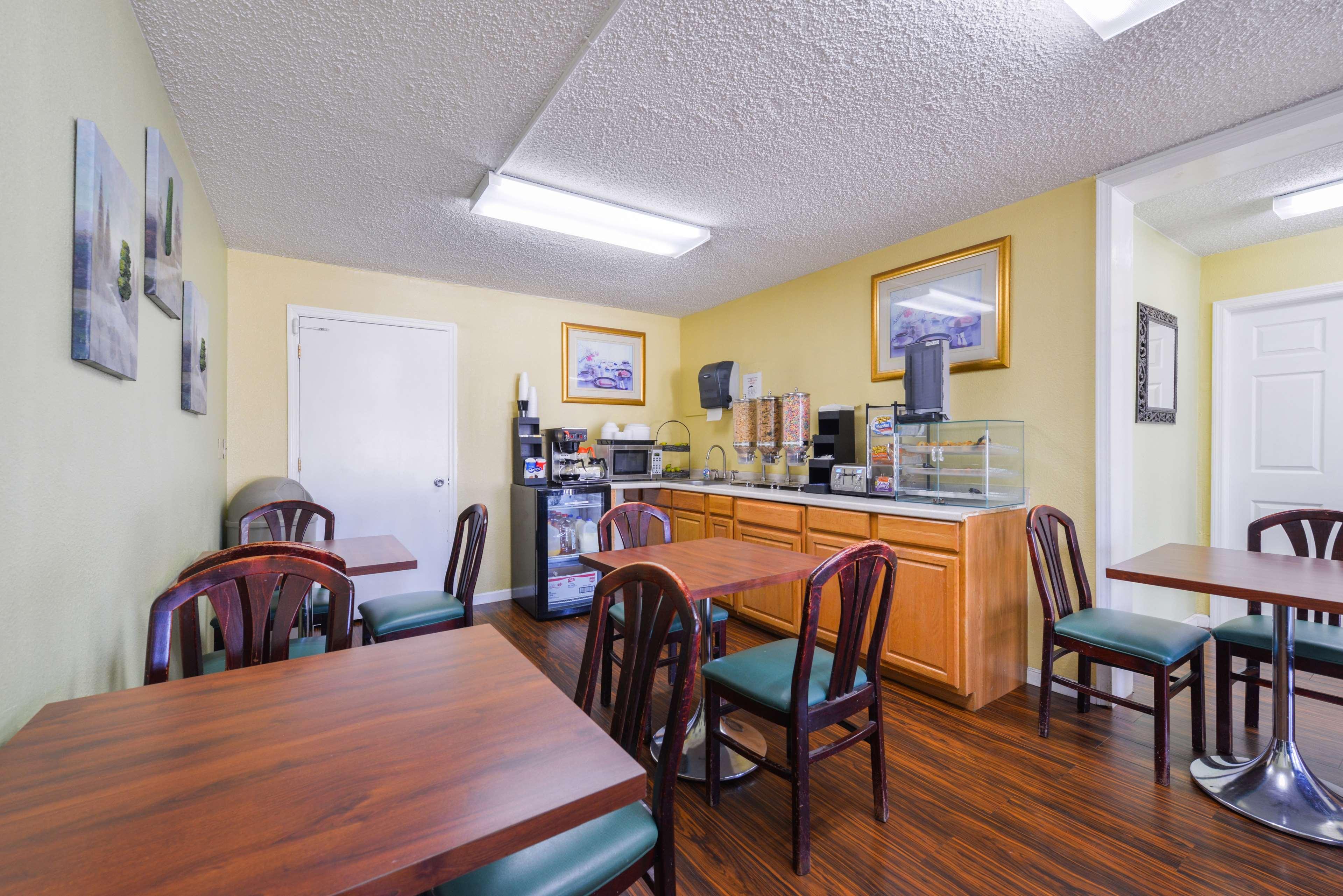 Americas Best Value Inn-Nashville/Airport South Exteriör bild