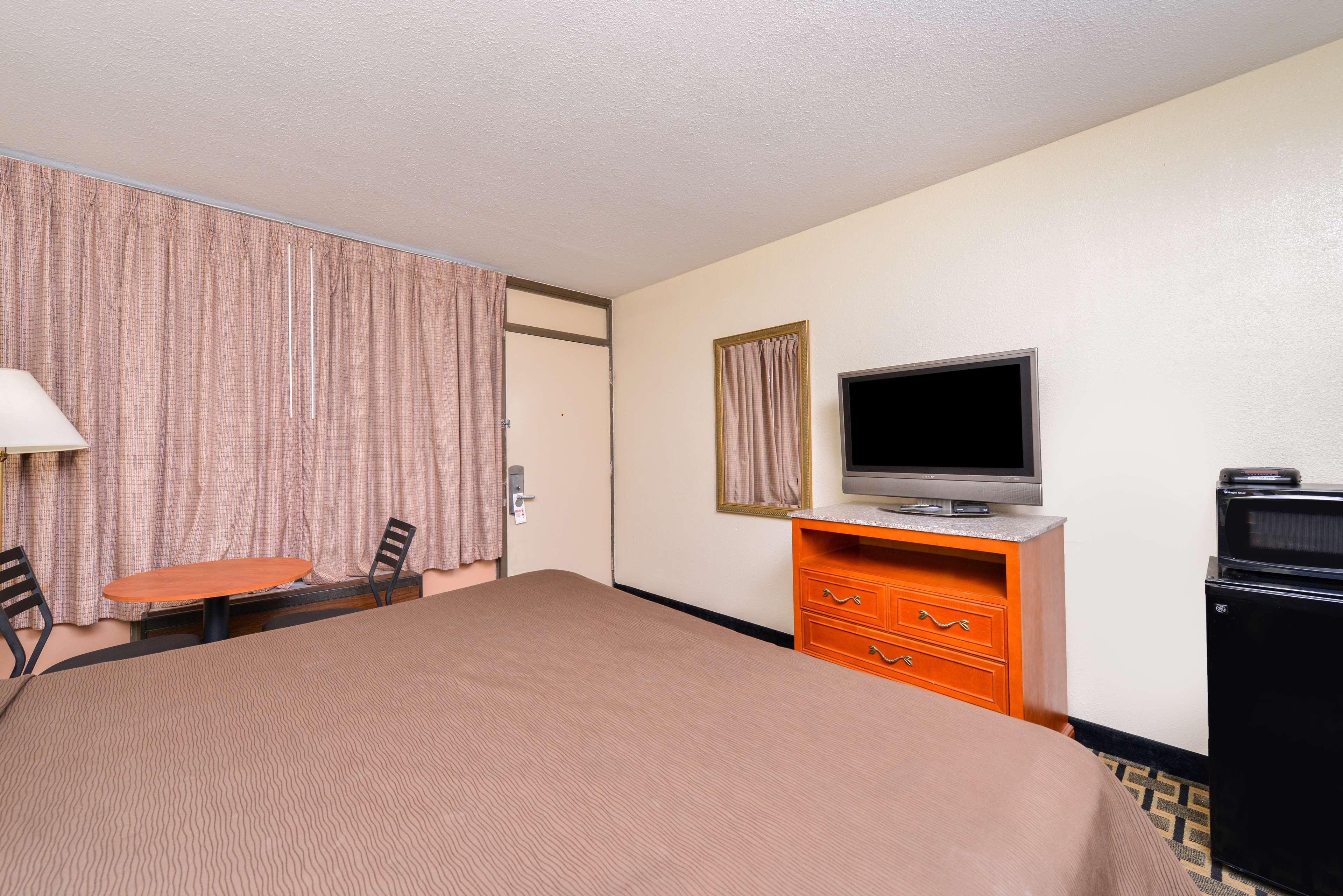 Americas Best Value Inn-Nashville/Airport South Exteriör bild